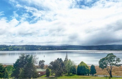 Rosevears Otro | Rosevears Gem Waterview Signature Home