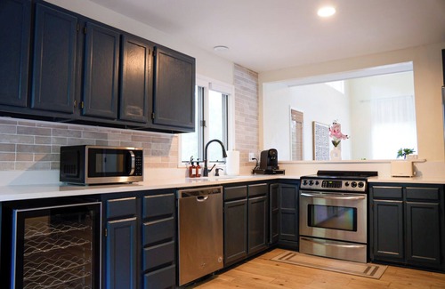 Winston - Salem Casa | Rosewood Loft I Entire Building