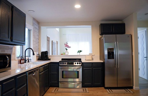 Winston - Salem Casa | Rosewood Loft I Entire Building