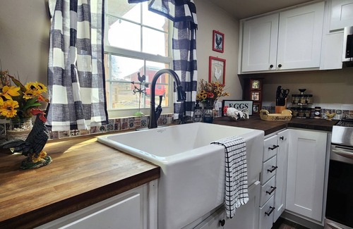 Edom Cabaña | Rosie's Relaxing Ranch Retreat