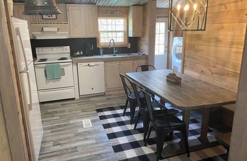 Williamson Casa | Rosie's Roadhouse at Billy Goat Mountain Village