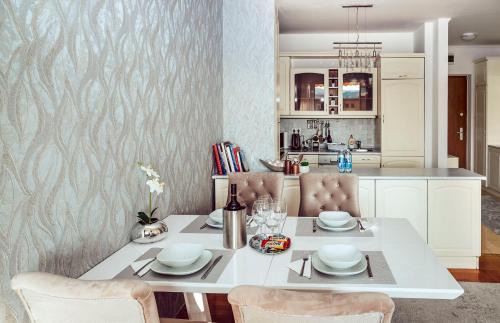 Krisztinavaros Apartamento | Rossalini Apartment with FREE Parking
