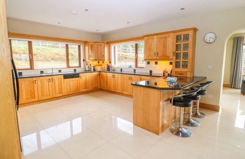 Farranfore Casa | ROSSANEAN, family friendly in Farranfore, County Kerry