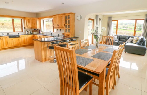Farranfore Casa | ROSSANEAN, family friendly in Farranfore, County Kerry