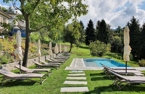 Rota d'Imagna Apartamento | Rota Apartments - bilocale NUVOLA con jacuzzi in camera e vista mozzafiato