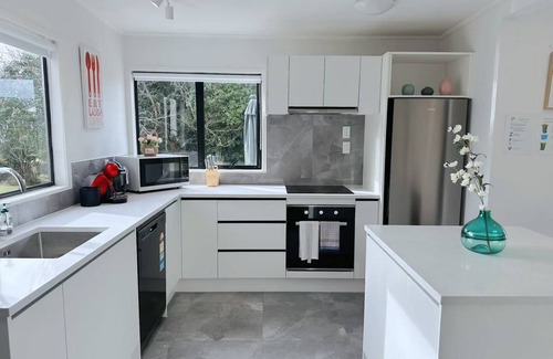 Lynmore Casa | Rotorua Redwood Retreat