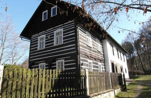 Noviny pod Ralskem Casa | Roubenka nad řekou