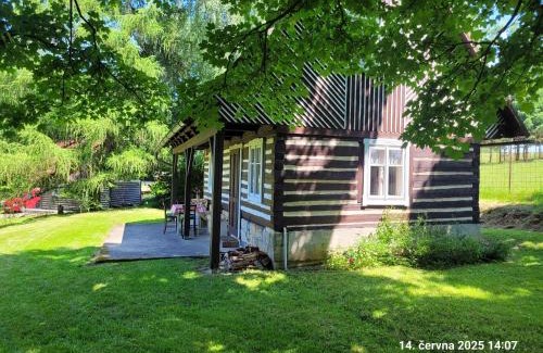 Rovensko pod Troskami Apartamento | Roubenka pod javorem