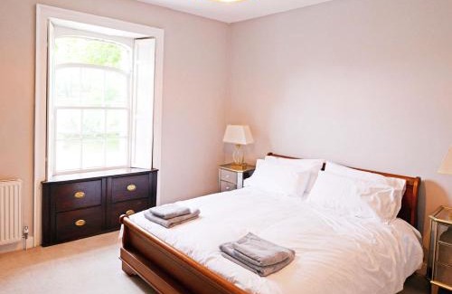 Chipping Sodbury Casa | Rounceval House