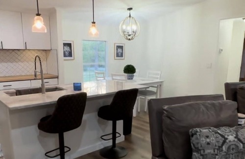 Brenham Casa | Round Top Cottage