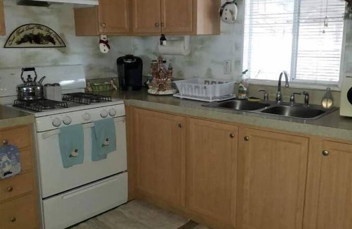 Newberry Springs Casa | Route 66 Lake House