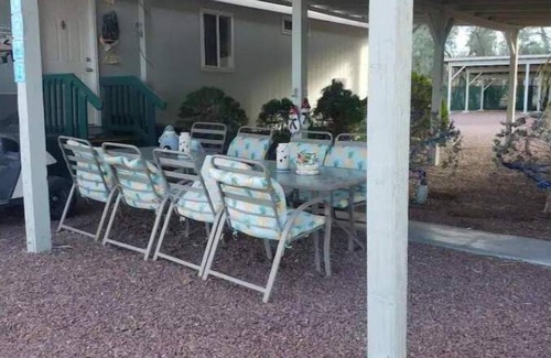 Newberry Springs Casa | Route 66 Lake House