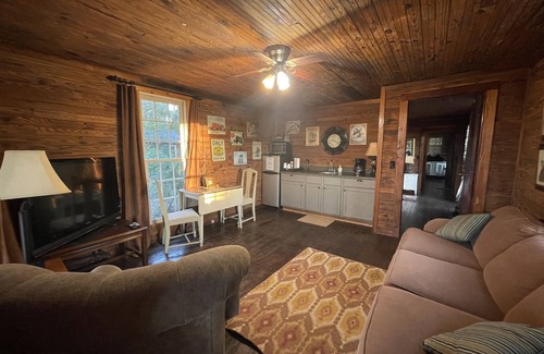 Hartsfield Cabaña | Row Cottages Mossy Oak Cottage
