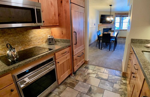 Downtown Park City Condominio | Row House #2 in Old Town Park City Right Next to PCMR