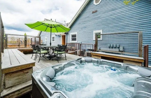 Downtown Park City Condominio | Row House #2 in Old Town Park City Right Next to PCMR