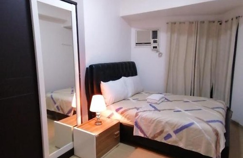 Ermita Apartamento | Roxas Blvd Stunning Studio Condo Near US Embassy