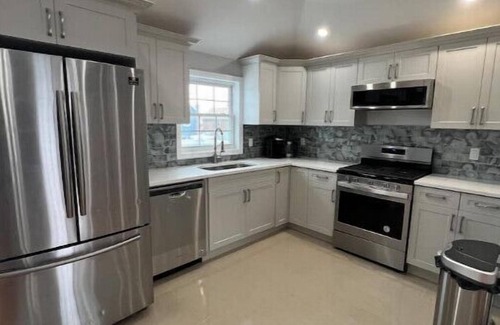 Queens Casa | Roxville Balconies Deluxe/ New/ 4 min JFK Airport