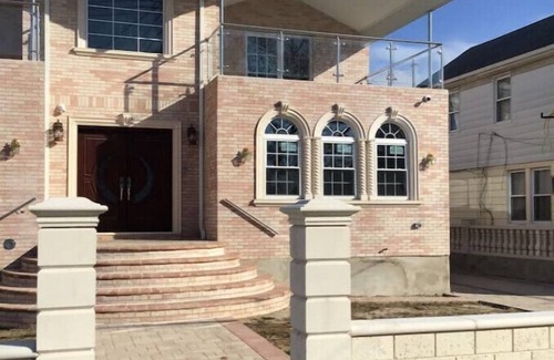 Queens Casa | Roxville Balconies Deluxe/ New/ 4 min JFK Airport