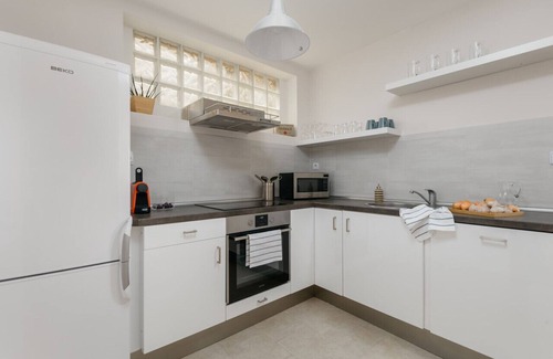 Stare Mesto Apartamento | ROY 2 bdr Apartment with Prague Castle View, Parking & A/C