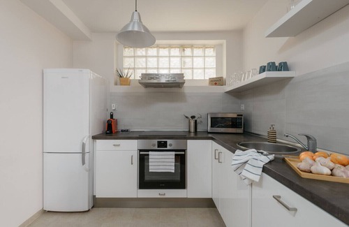 Stare Mesto Apartamento | ROY 2 bdr Apartment with Prague Castle View, Parking & A/C