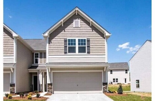 Greensboro Casa | Royal 3 Bedroom House w/ Pool