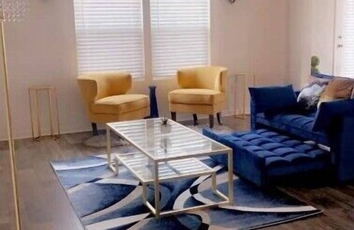 Greensboro Casa | Royal 3 Bedroom House w/ Pool