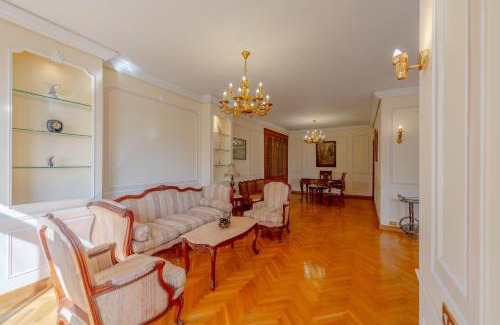 Heliopolis Apartamento | Royal 3 bedrooms apartment