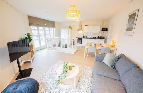 Stratum Apartamento | Royal 65m2 One Bedroom Apartment (VW-140-A)