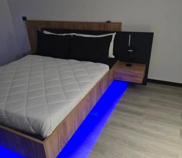 Lonate Pozzolo Apartamento | Royal B&B
