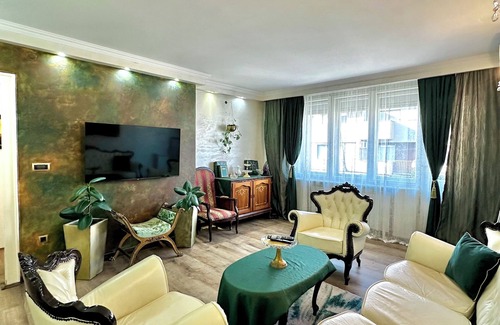 Vracar Apartamento | Royal Baroque apartment with amazing VIEW