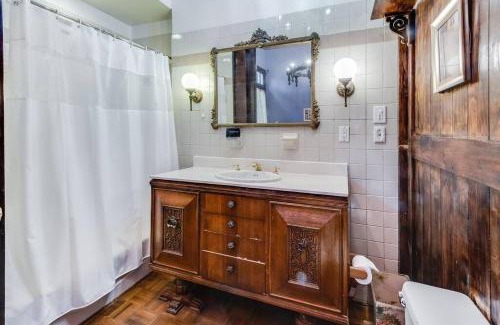 French Quarter Casa | Royal Barracks Guest House