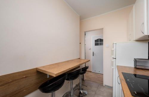 Sielce Apartamento | Royal Baths Inviting Apartment by BookingHost