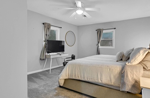 Rosedale Casa | Royal Blue House - Walking Distance to KC Med Center University & Downtown KC