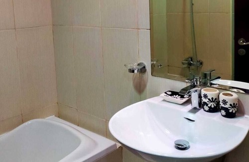 Al Hamra Village Apartamento | ROYAL BREEZE APARTMENT Sea View. Studio Room.