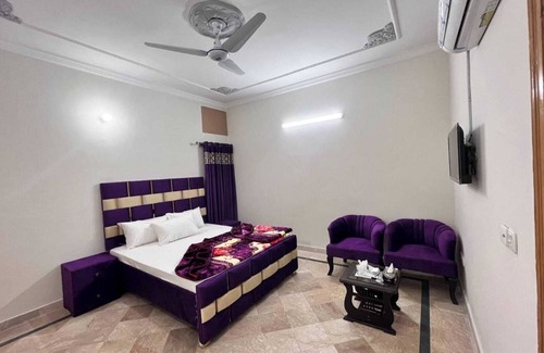 Lahore Casa | Royal Chalet Family Guest House