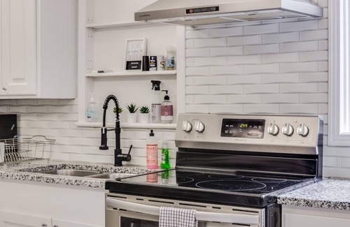 Fondren Casa | Royal Chateau in the heart of Fondren!