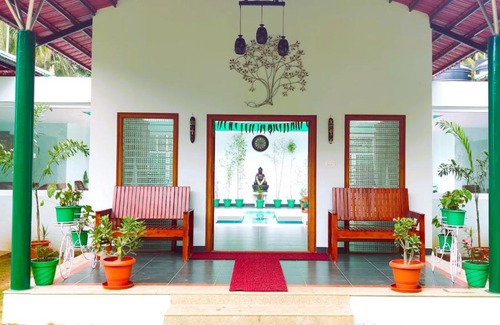 Mettupalayam Complejo | ROYAL CROWN GREEN SAGAR PH8140233333