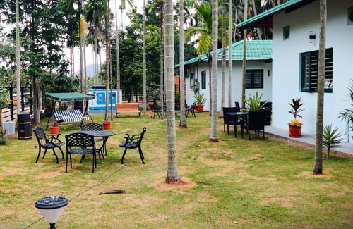 Mettupalayam Complejo | ROYAL CROWN GREEN SAGAR PH8140233333
