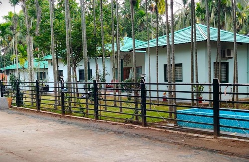 Mettupalayam Complejo | ROYAL CROWN GREEN SAGAR PH8140233333