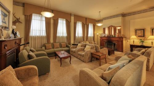 Broken Hill Hotel | Royal Exchange Hotel