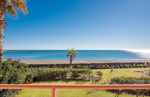 Sotogrande Apartamento | Royal Front Beach Apartment