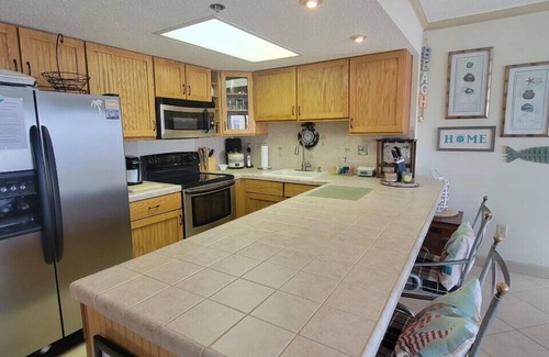 North Ocean City Condominio | Royal Hawaiian 401 - lado del océano de 2 dormitorios con piscina cubierta y al aire libre