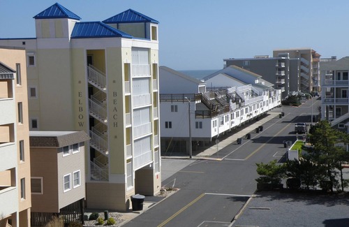North Ocean City Condominio | Royal Hawaiian 401 - lado del océano de 2 dormitorios con piscina cubierta y al aire libre