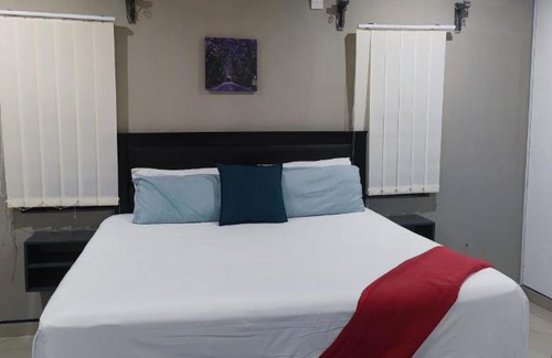 Maun Cama Y Desayuno | Royal/Hilton Bed & Breakfast