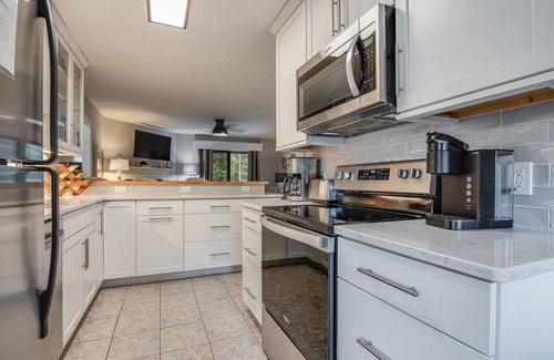 Bald Head Island Condominio | Royal James Condo-Perfect for families, neighborhood pool, golf cart included BOTH clubs Available
