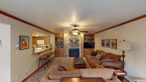 Brian Head Apartamento | Royal King Suite Pool-Spa Ski-in out Gym, Sauna, Laundry, BBQ