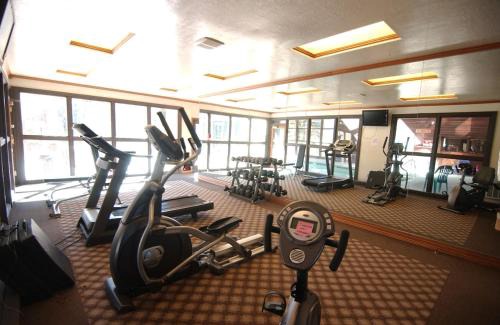 Brian Head Apartamento | Royal King Suite Pool-Spa Ski-in out Gym, Sauna, Laundry, BBQ