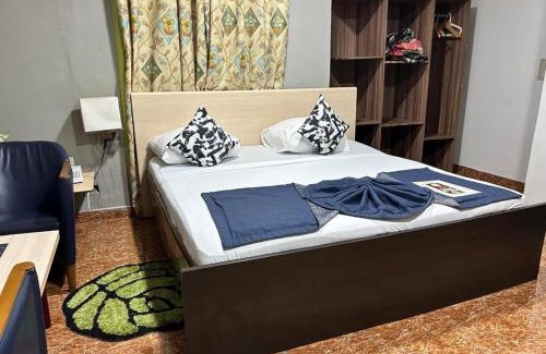 Nungua Hotel | Royal Lee's Hotel