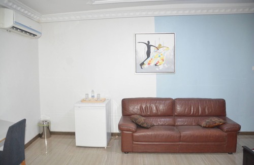 Nungua Hotel | Royal Lee's Hotel