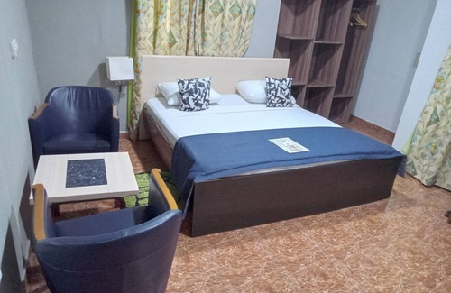 Nungua Hotel | Royal Lee's Hotel